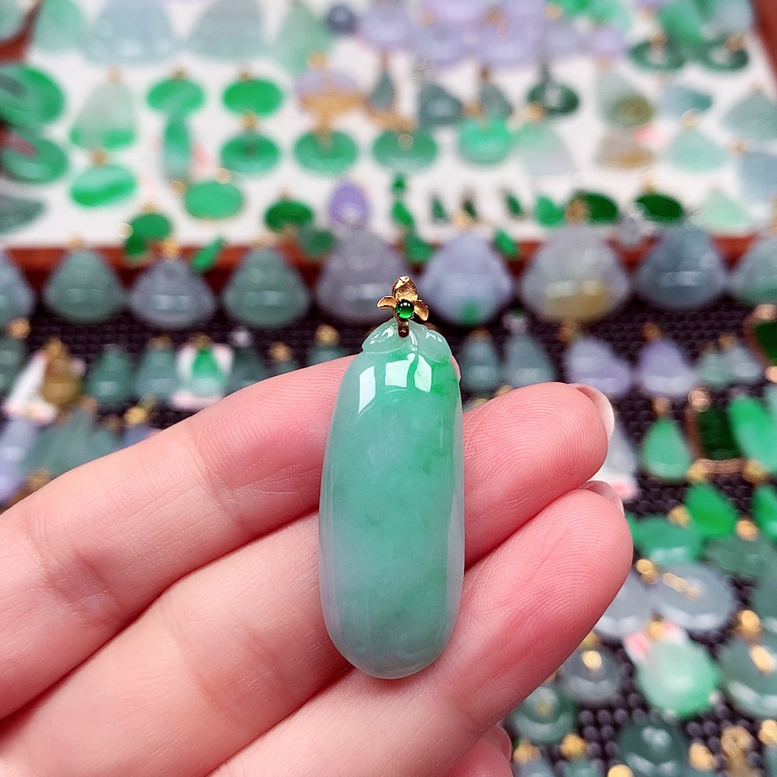 翡翠18K金镶嵌颈饰天然翡翠A货