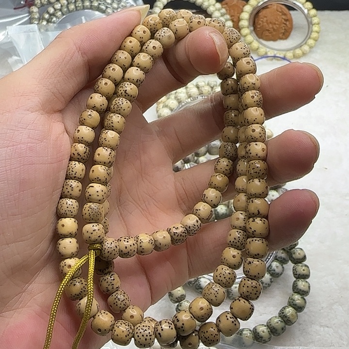 星月菩提手串鸡油黄108