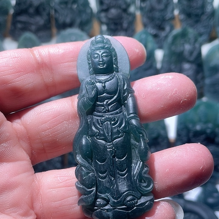 定制翡翠未镶嵌观音