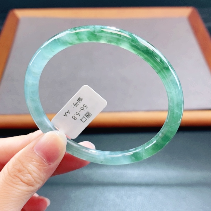 翡翠未镶嵌手镯翡翠手镯57