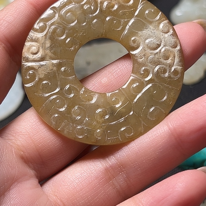 儒***生和田玉（糖玉）未镶嵌挂件