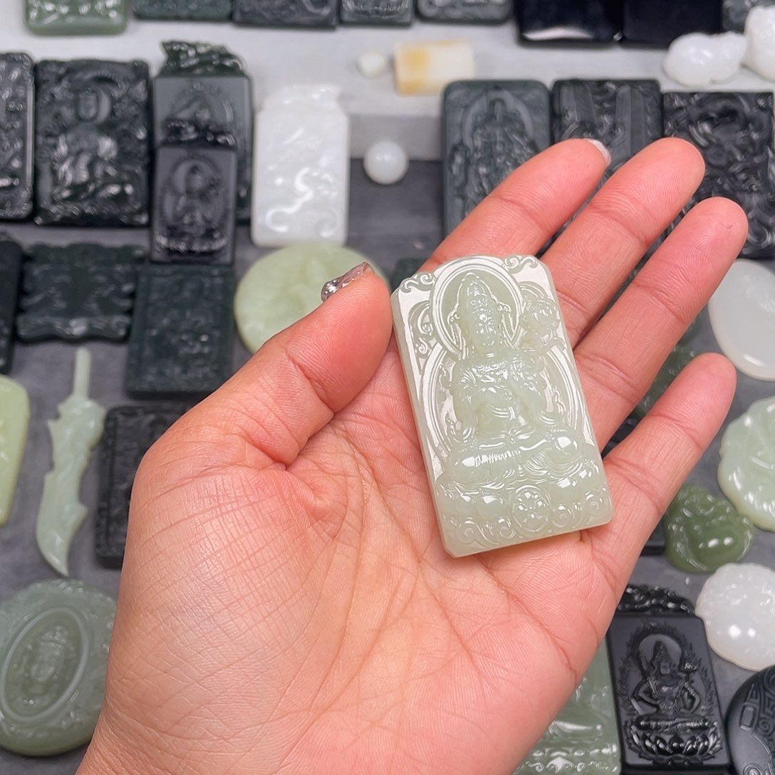 和田玉未镶嵌颈饰