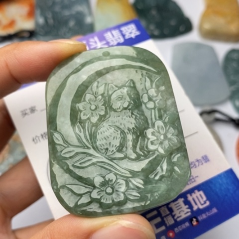 翡翠未镶嵌颈饰翡翠