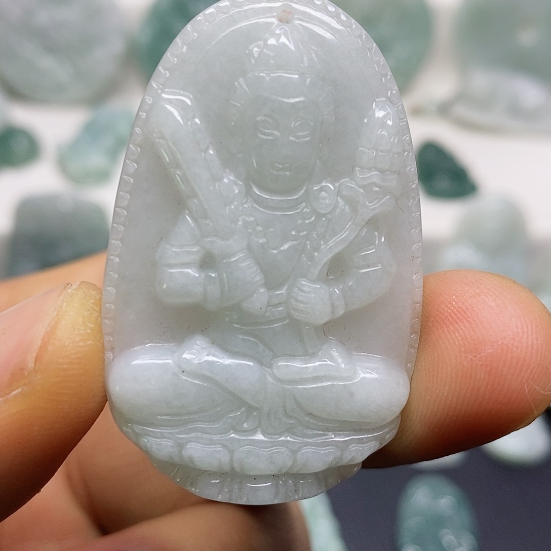 翡翠颈饰未镶嵌吊坠