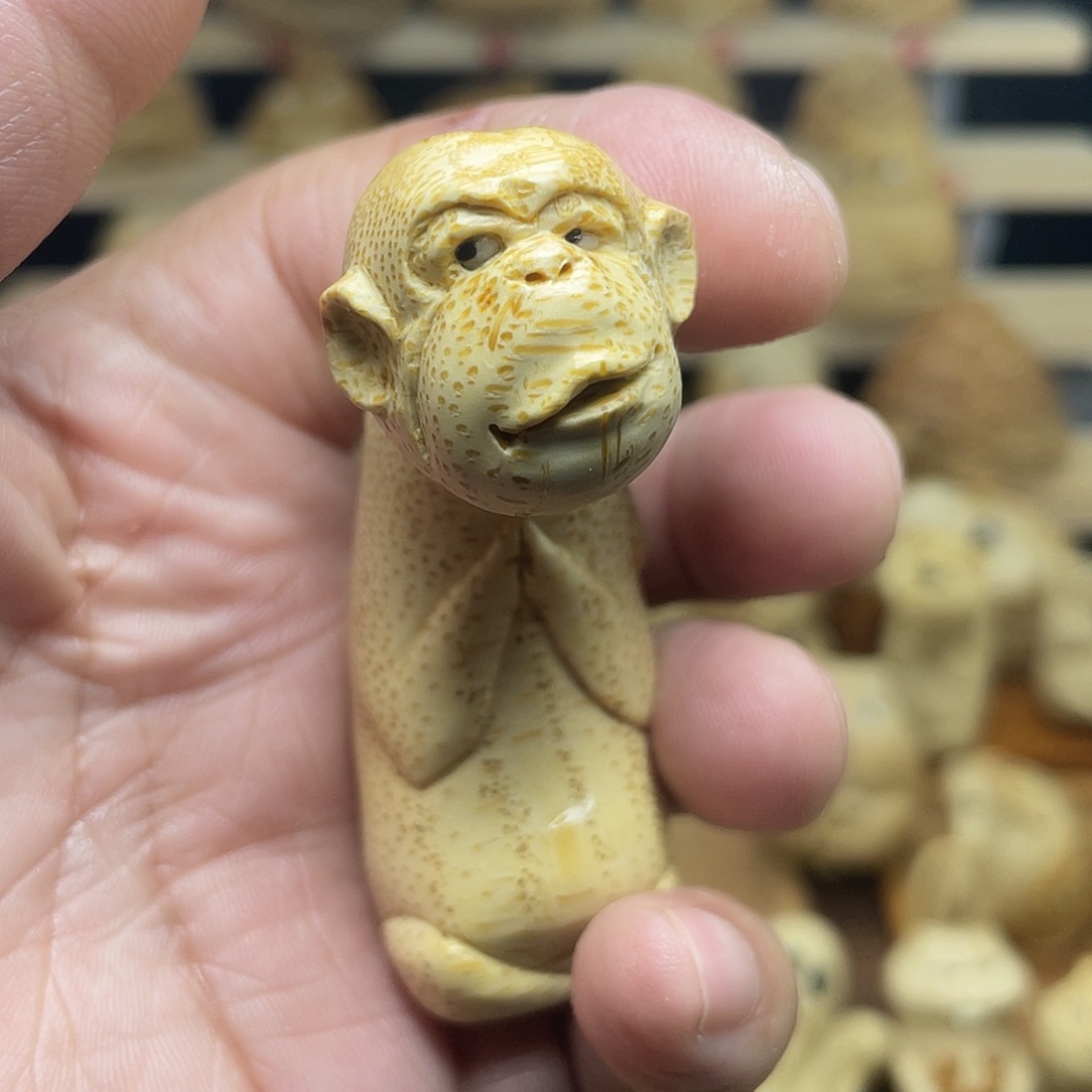 竹竹根雕猴子手把件