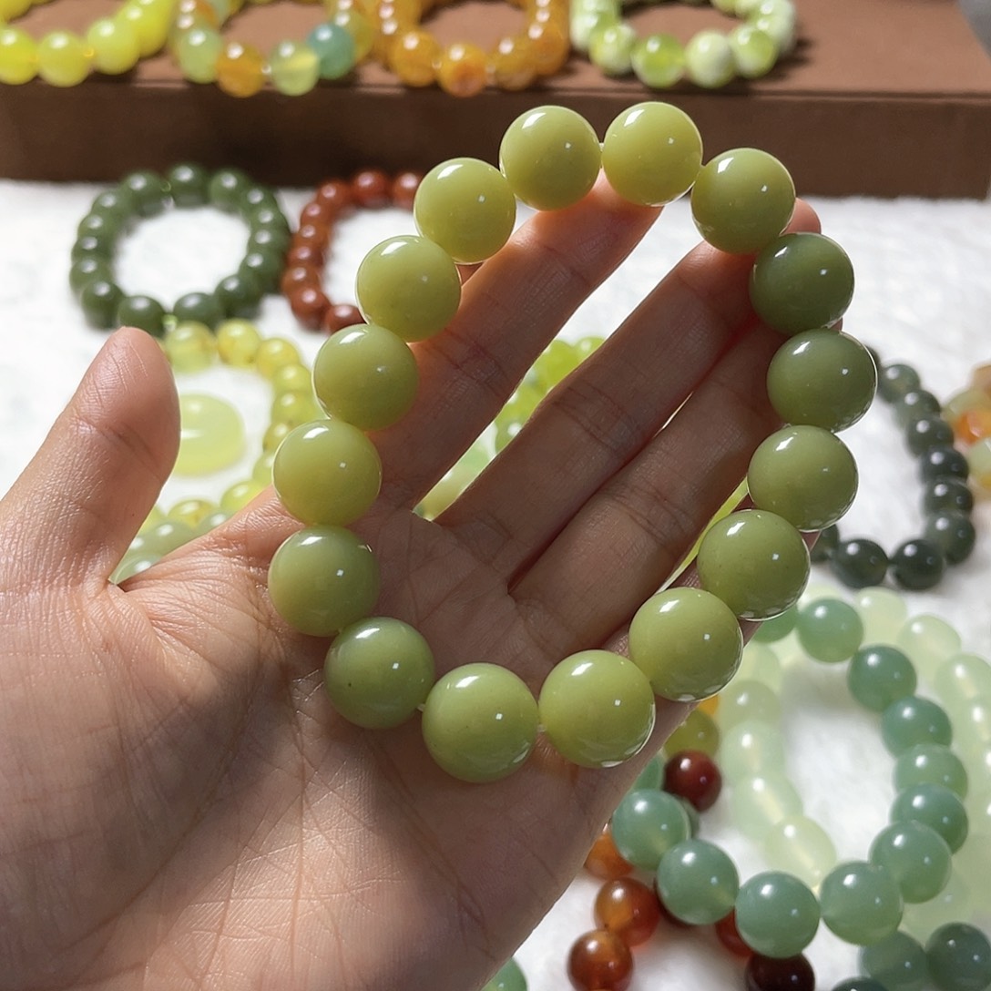 蛇纹石玉手串未镶嵌