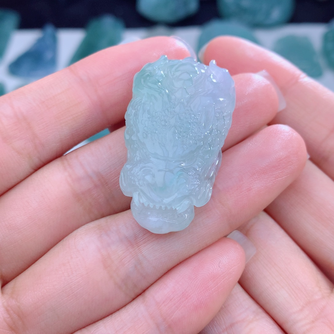 颈饰未镶嵌翡翠龙