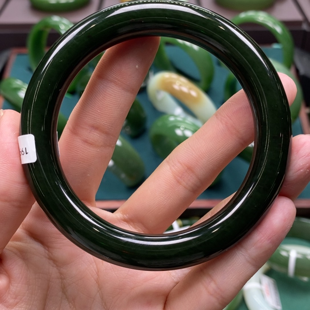 和田玉（碧玉）未镶嵌手镯5960