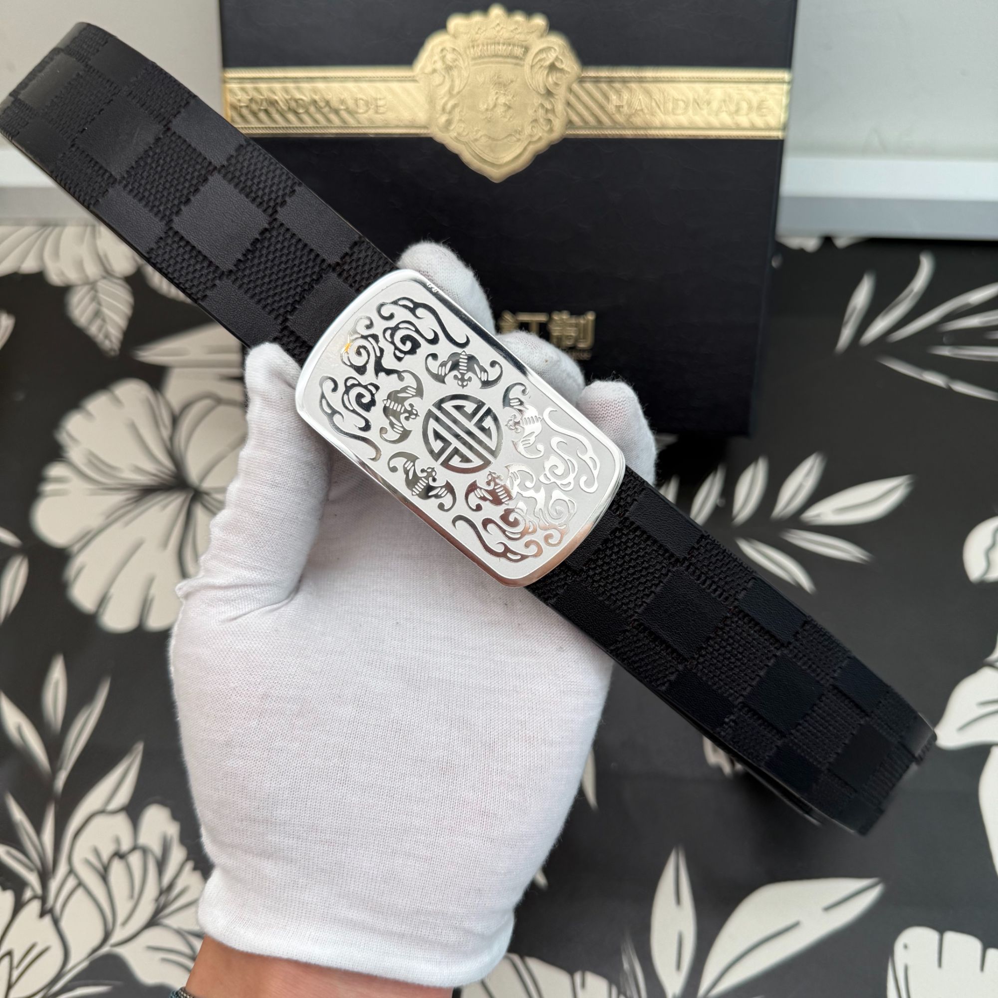 【3.5自动扣】 五福雕花内穿格子自动扣皮带真牛皮带礼盒装-高级