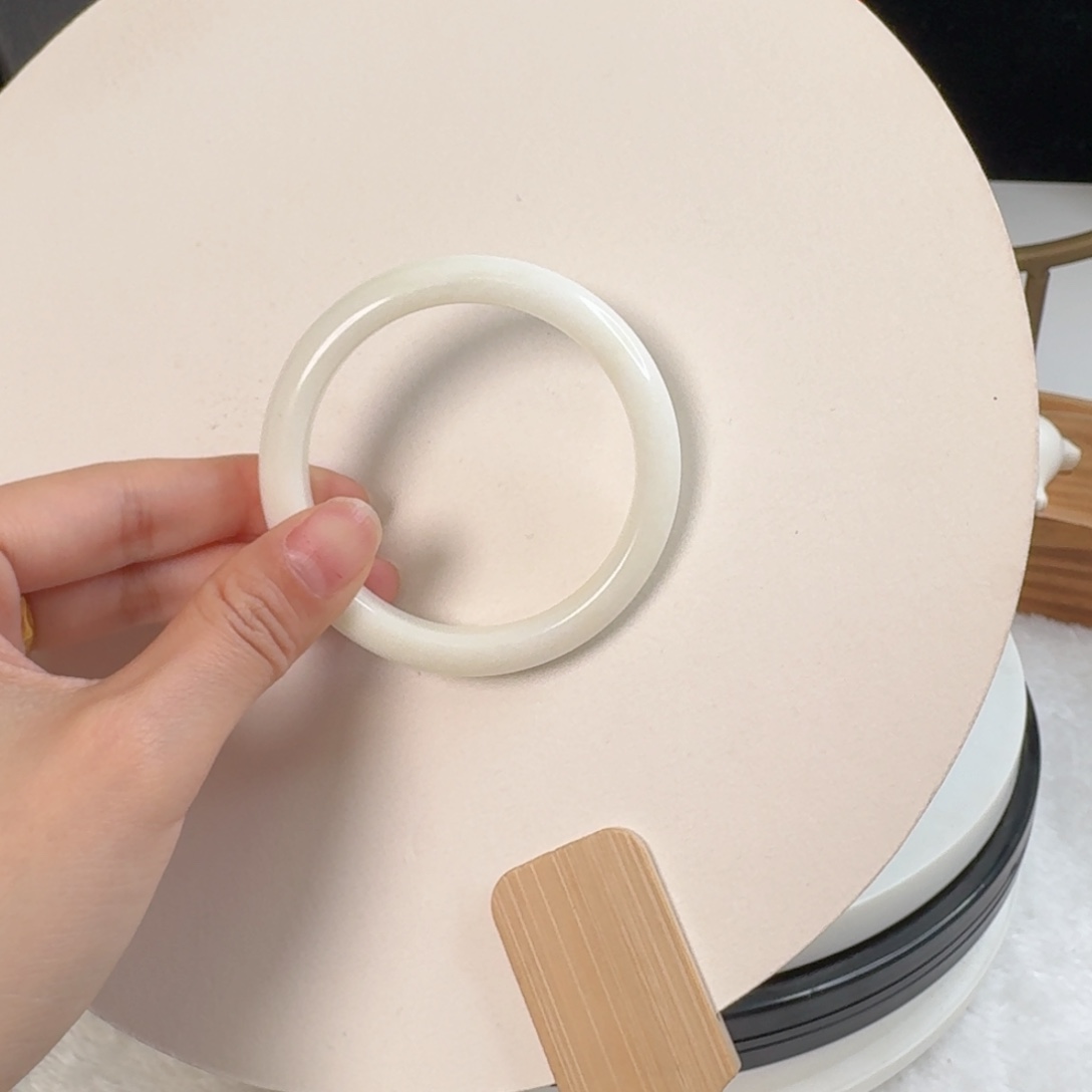 蓝田玉（蛇纹石化大理石玉）手镯未镶嵌很****你