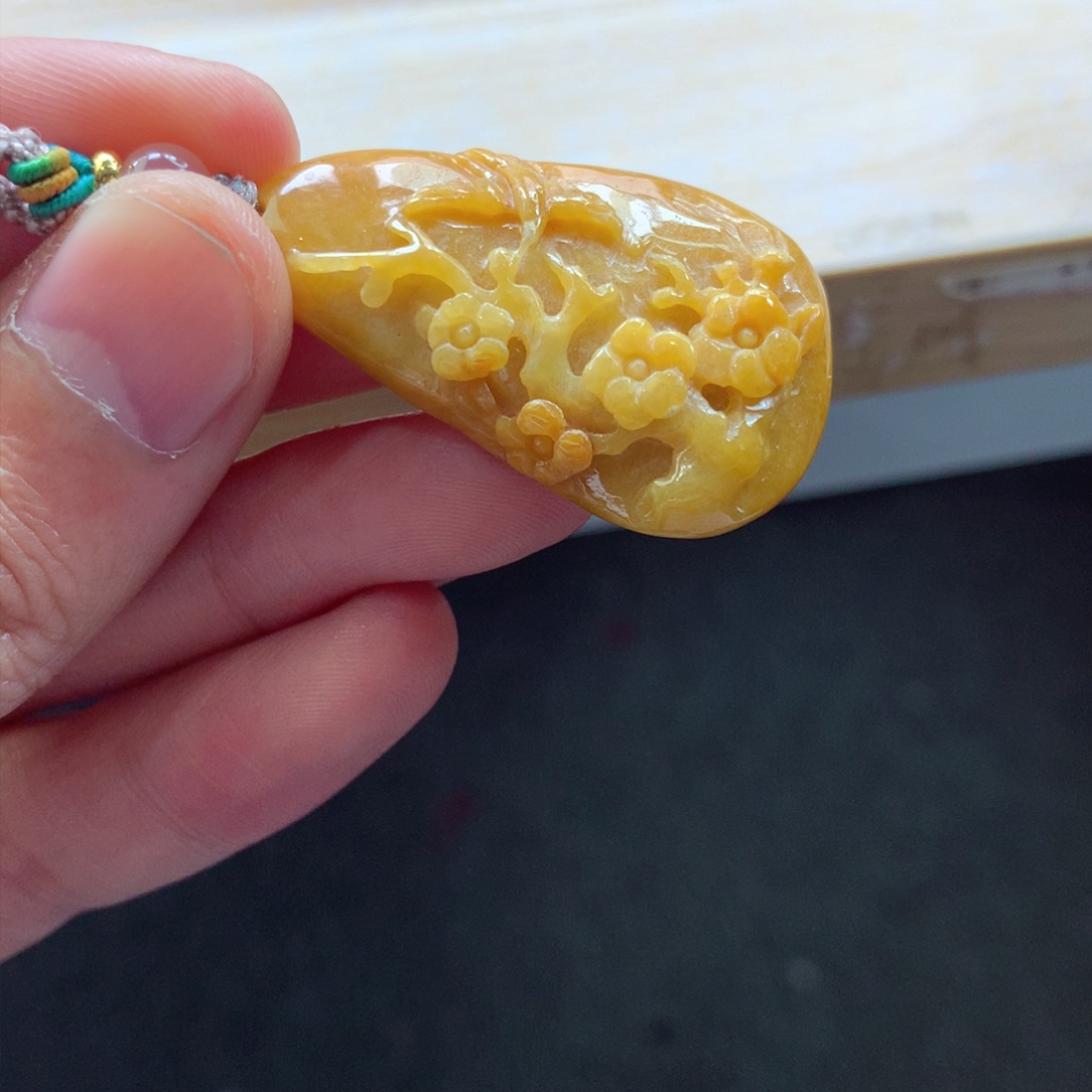 翡翠颈饰未镶嵌吊坠