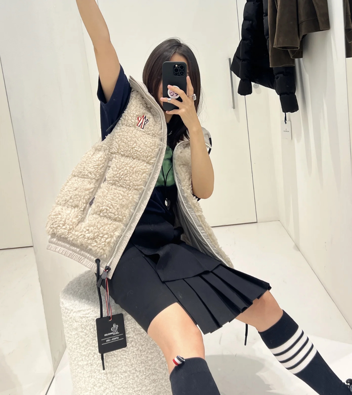 全新未使用 MONCLER  aa2407 聚酯纤维 连帽羽绒马甲 XS码吊牌