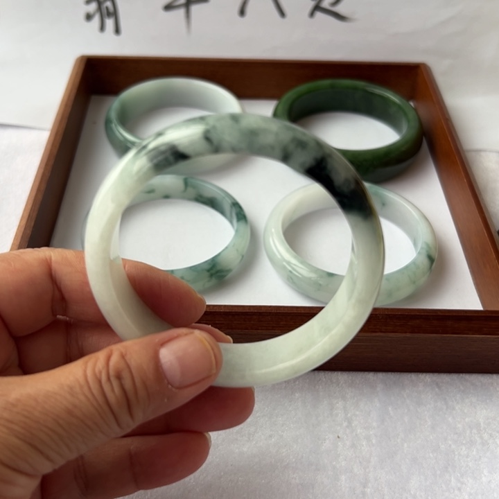 翡翠未镶嵌手镯天然