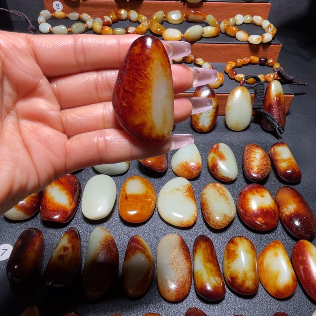 颈饰未镶嵌和田玉阿****）