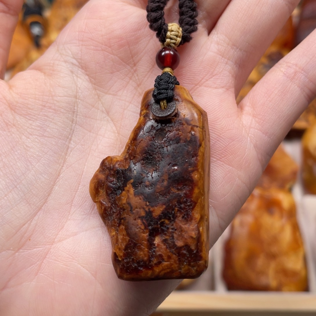 琥珀珠宝奇石未镶嵌