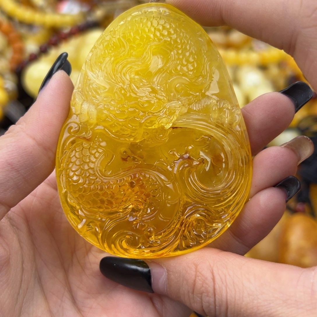 琥珀珠宝奇石未镶嵌