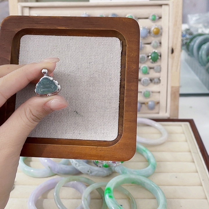 翡翠未镶嵌颈饰天然翡翠Ａ货