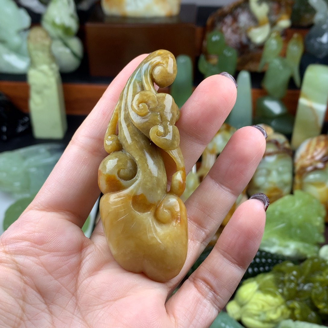 岫玉未镶嵌手把件