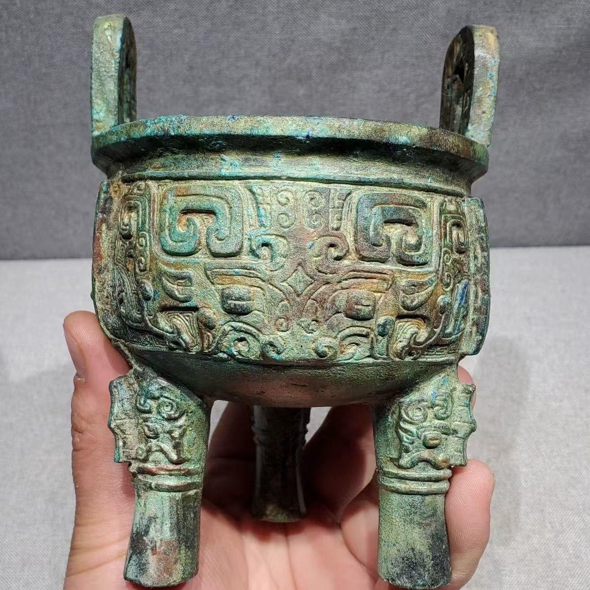 复古青铜兽面纹鼎，高度14厘米左右，仿古青铜器