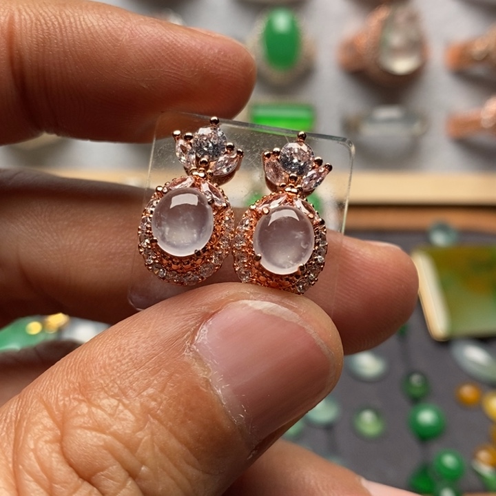 翡翠裸石冰种耳钉