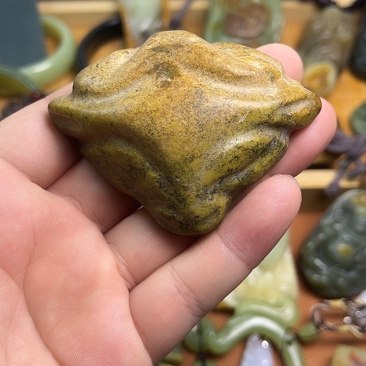 岫岩河磨玉（透闪石质玉）未镶嵌颈饰