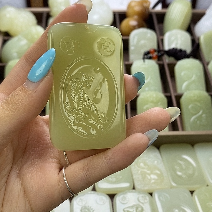 昆仑石双面守护虎