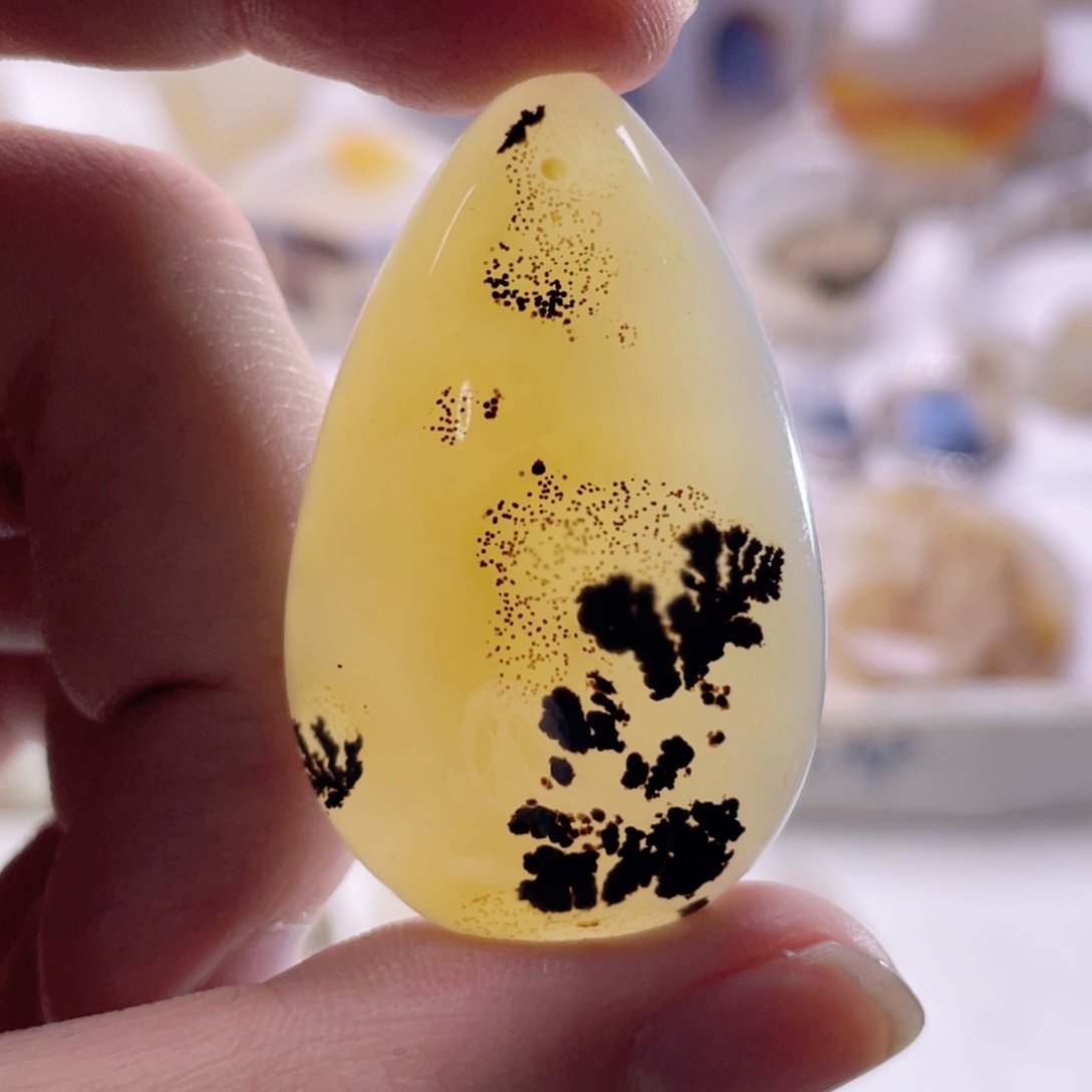 玛瑙/玉髓未镶嵌珠宝奇石