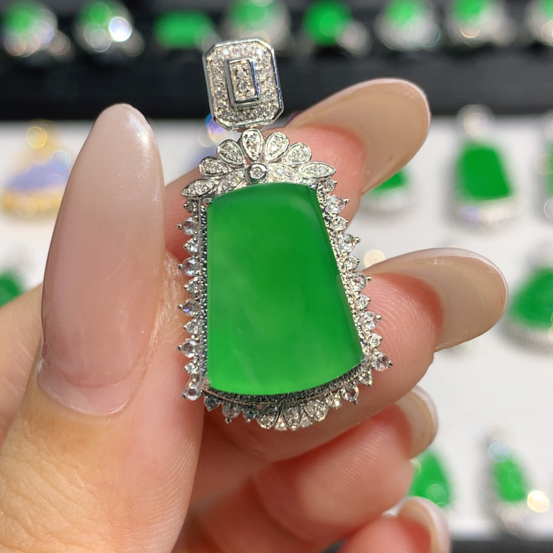 翡翠18K金镶嵌吊坠(不含链)