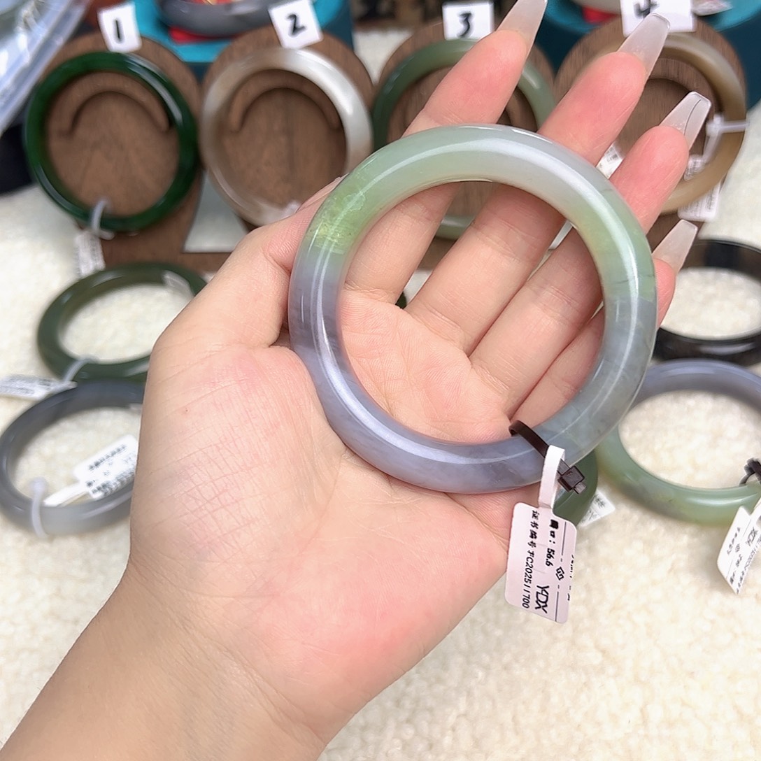 和田玉（糖玉）未镶嵌手镯