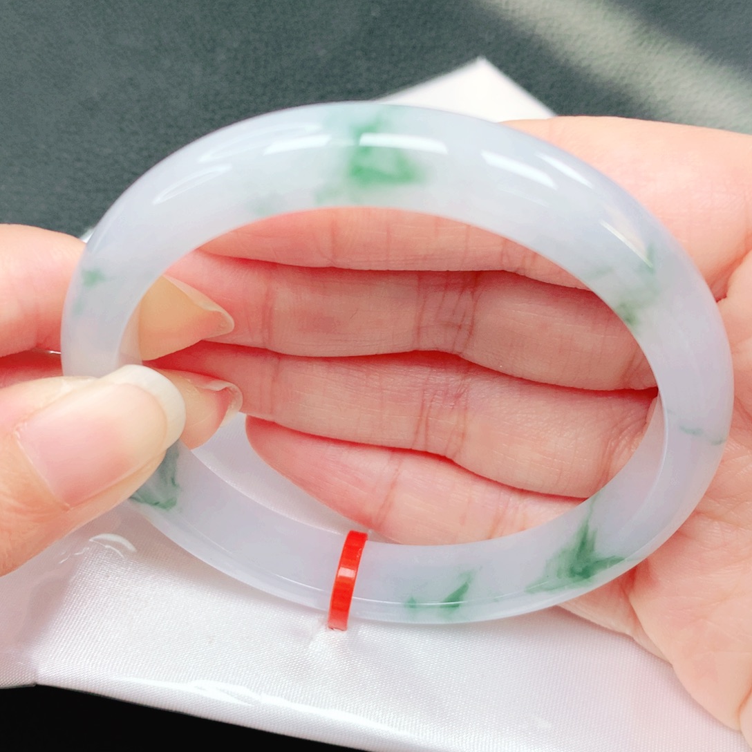 翡翠未镶嵌手镯57圈