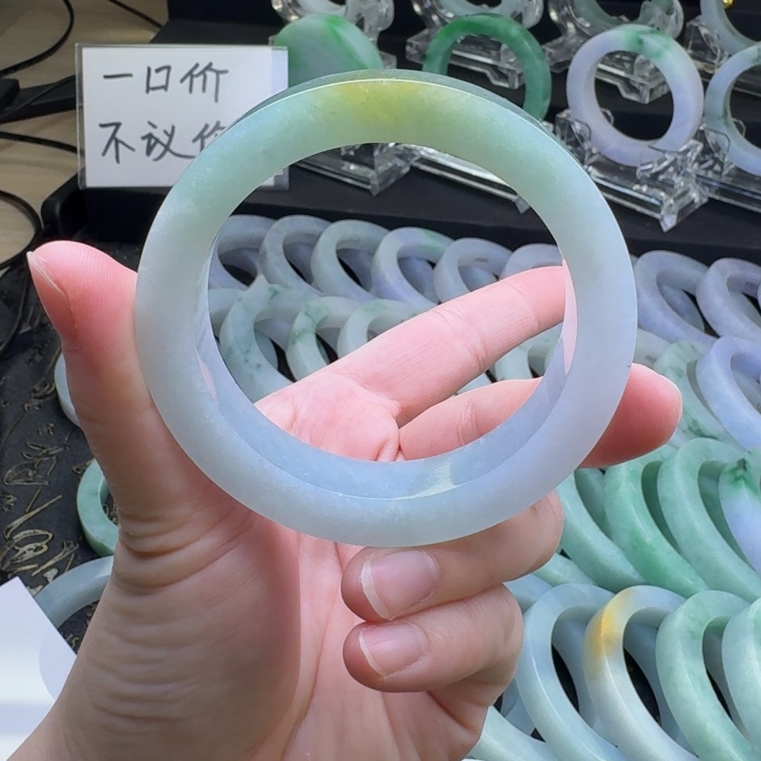 未镶嵌翡翠手镯定制翡翠