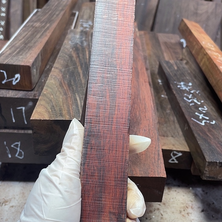 交趾黄檀（大红酸枝）