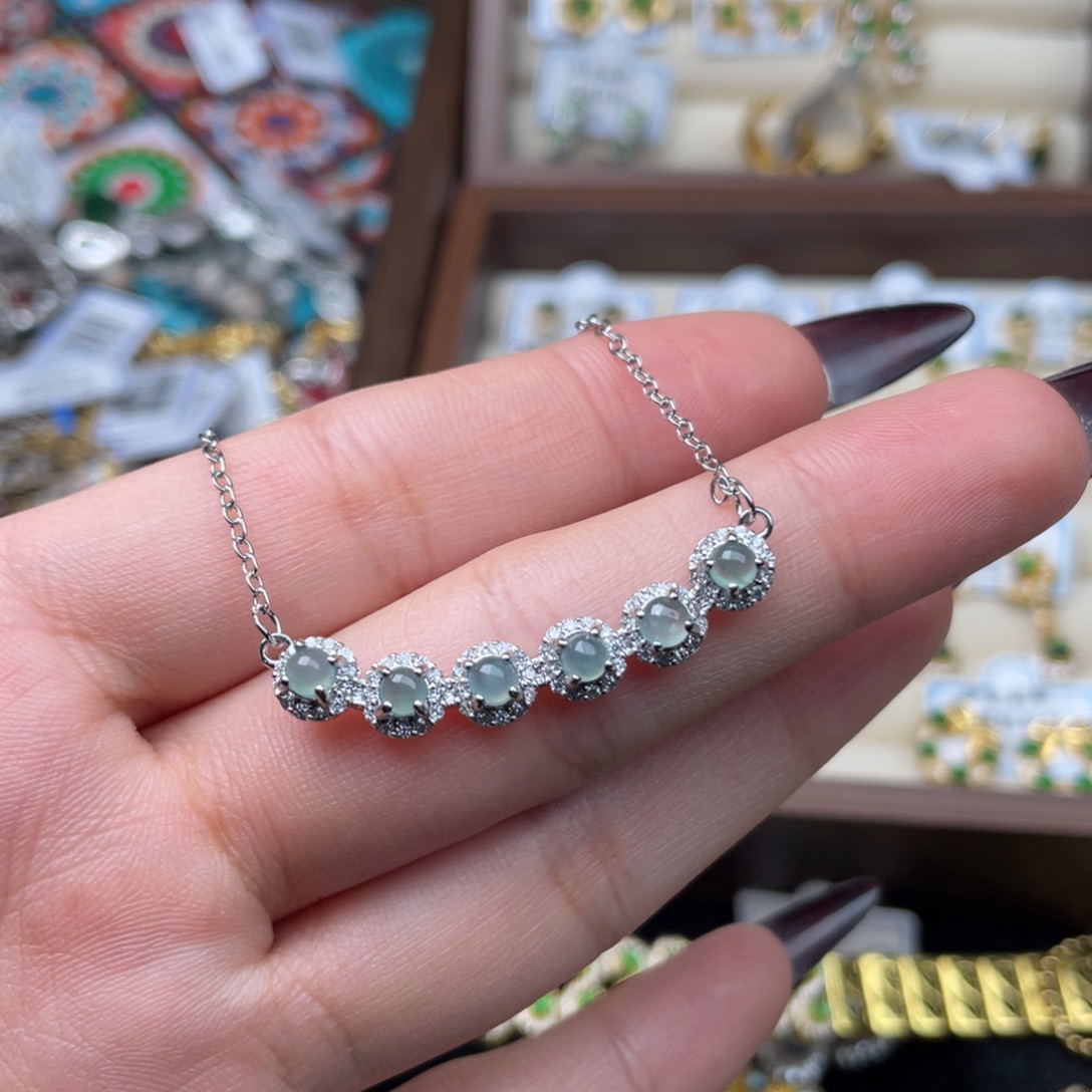 翡翠合金颈饰翡翠