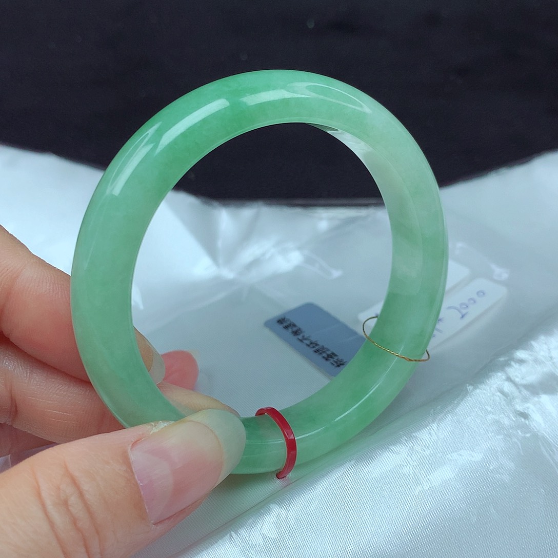 翡翠手镯未镶嵌57圈757