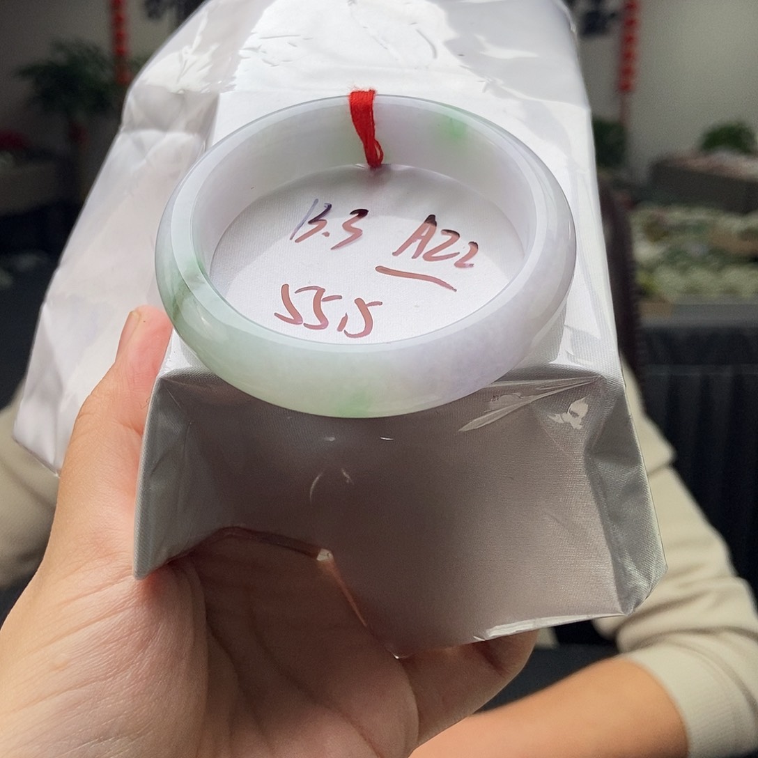 翡翠手镯未镶嵌拍一发一