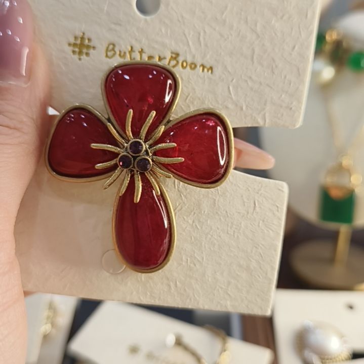 石英石纯铜小花红色胸针