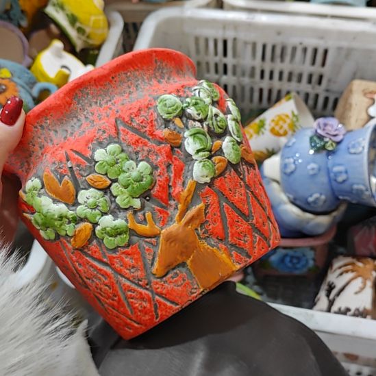 当场拍满15元发货不凑不发，花盆盆口不方不圆有针孔黑点是正常的，