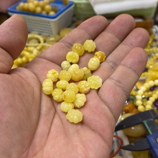 蜜蜡未镶嵌裸石多样性发货其二