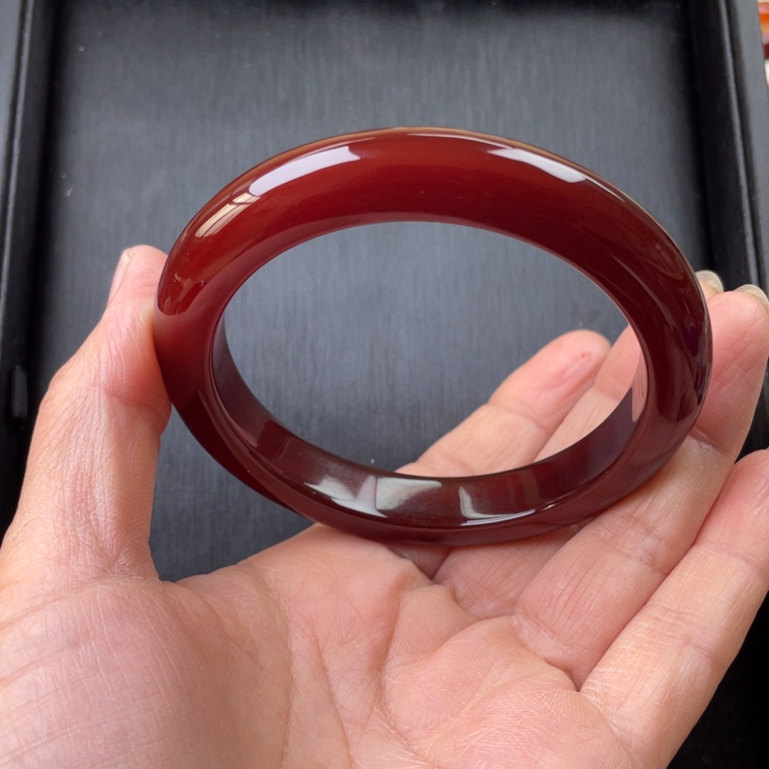 玛瑙/玉髓手镯未镶嵌61圈口