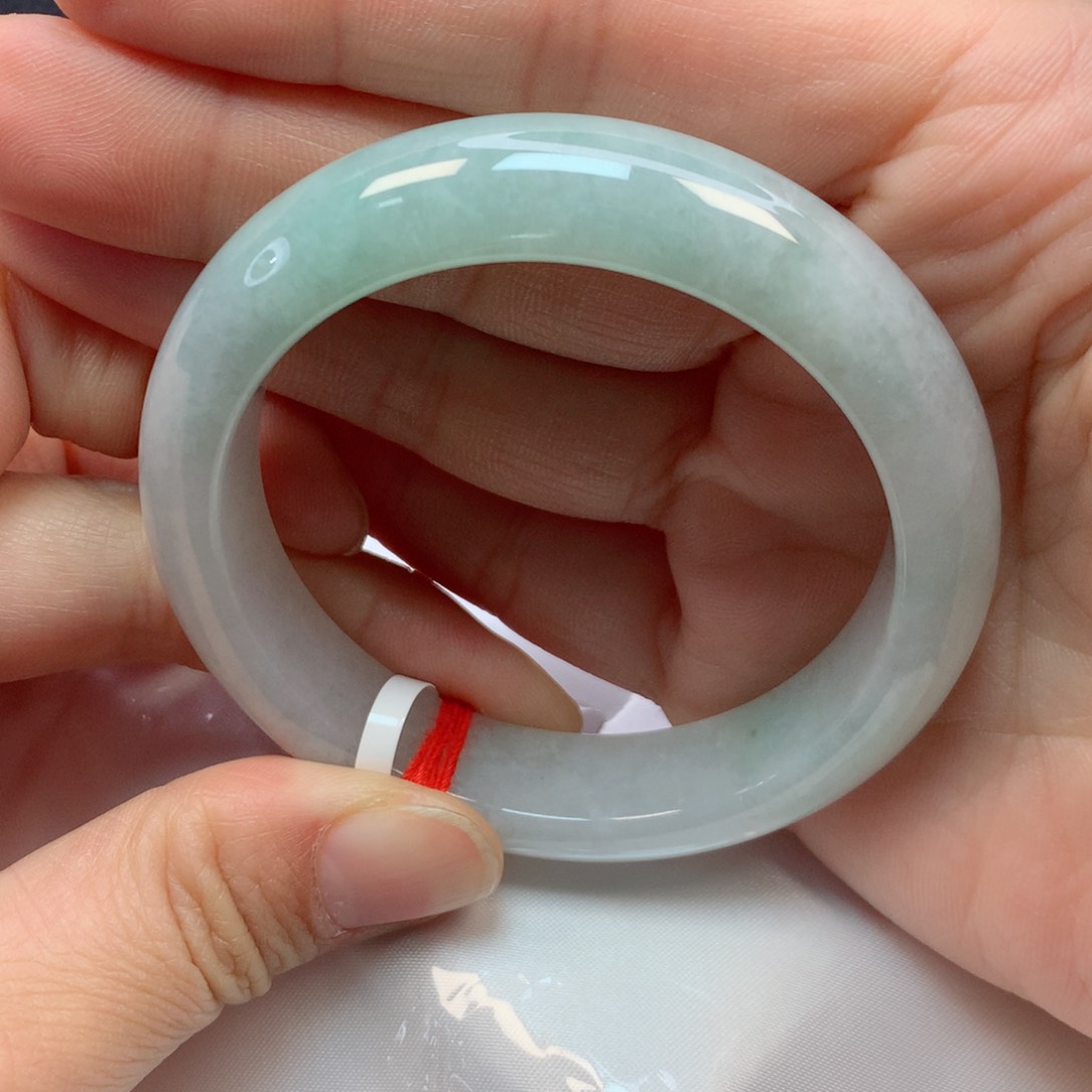 翡翠手镯未镶嵌52圈