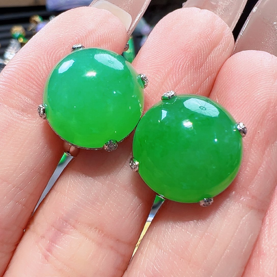 翡翠18K金镶嵌耳饰签收后24小时鉴赏期