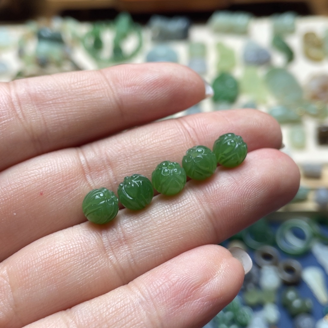 和田玉未镶嵌吊坠(不含链)一个