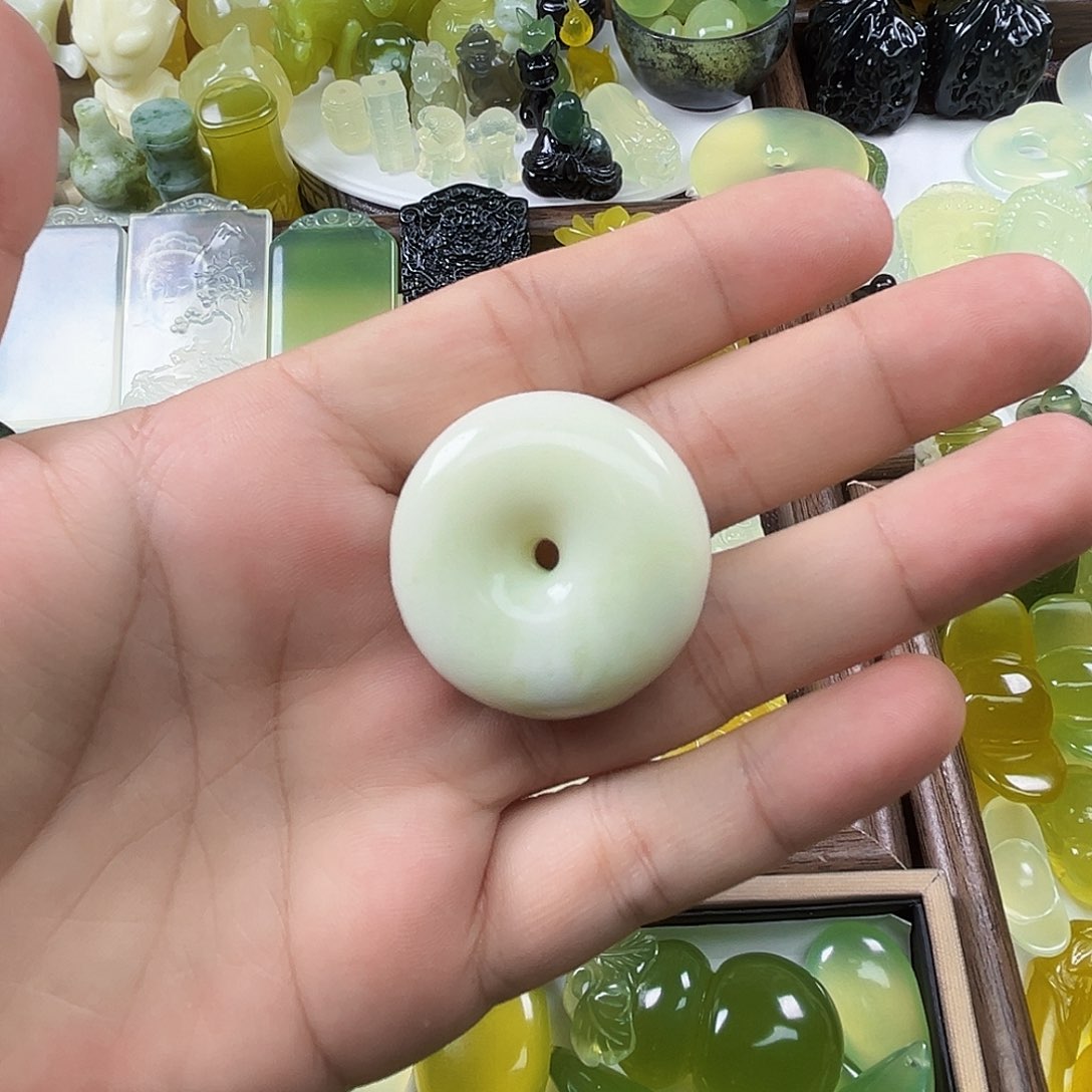 未镶嵌岫玉吊坠(不含链)