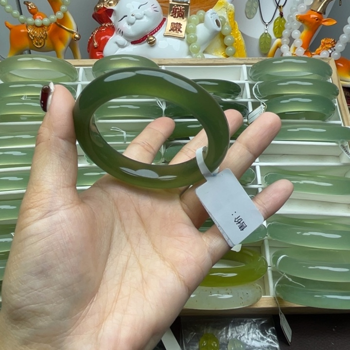倾***夏岫玉未镶嵌手镯岫玉