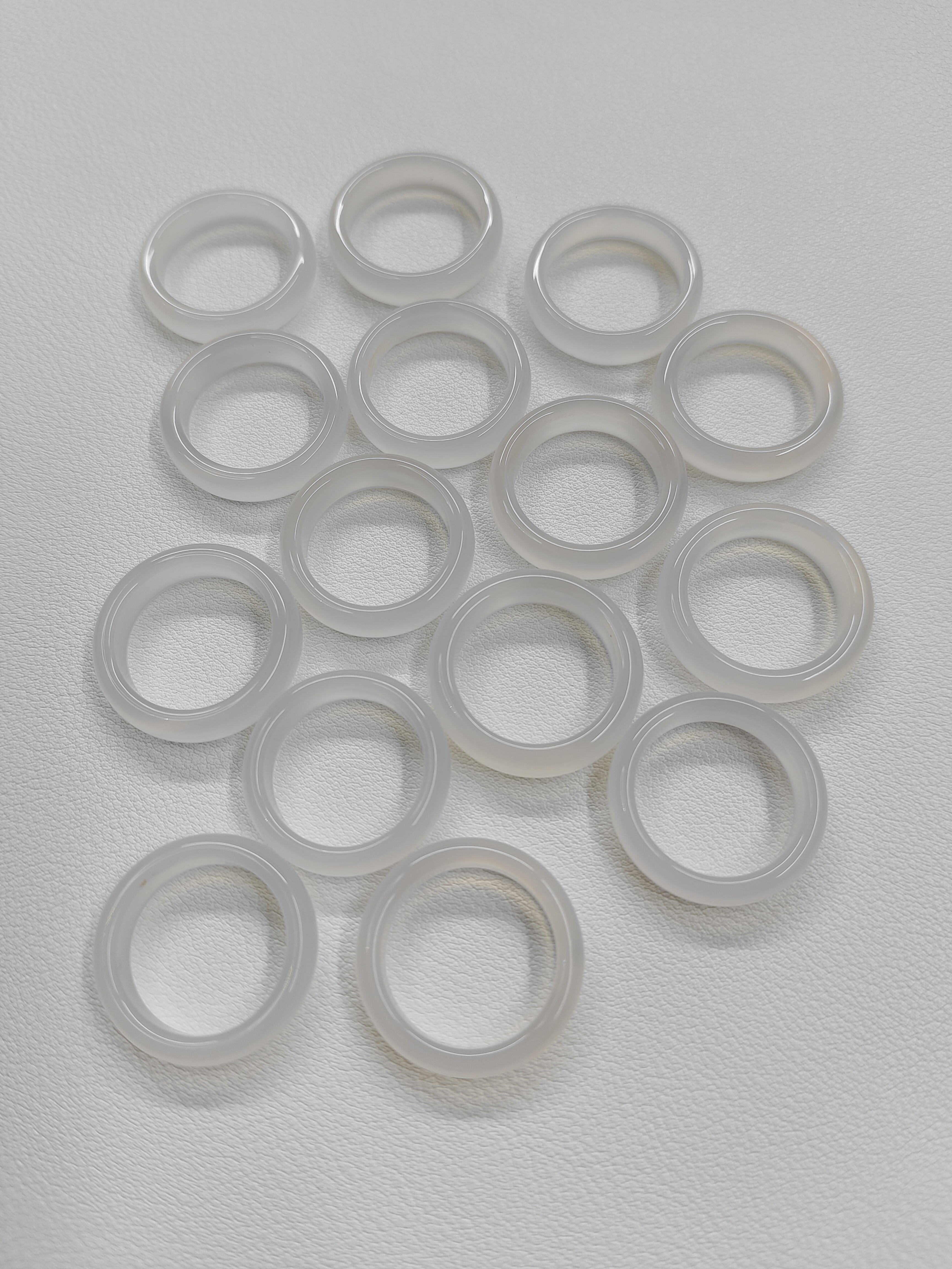 天然玉石玛瑙玉髓戒圈高冰纯透适合16到60岁佩戴