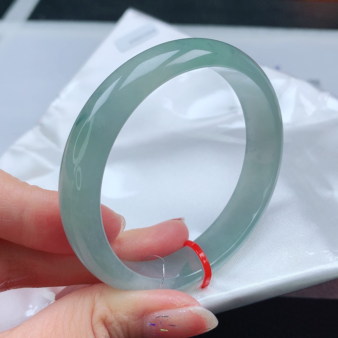 翡翠手镯（贵妃镯）未镶嵌八***天57➕贵