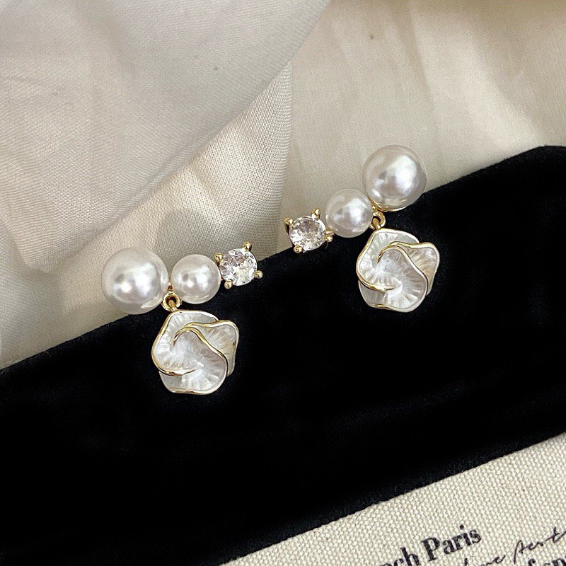 铜合金仿水晶贝壳耳饰  【花漾魅力】简约金属风个性百搭花朵耳饰