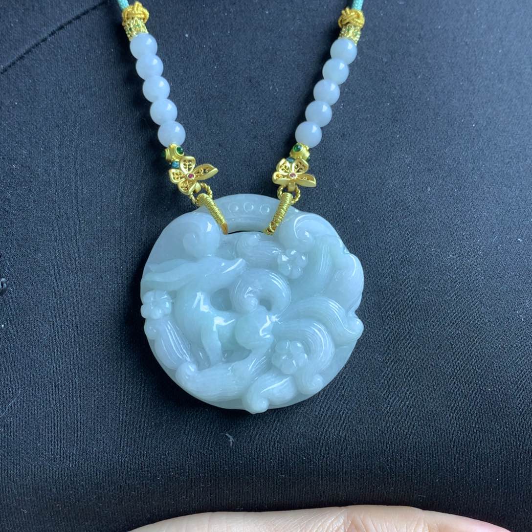 翡翠颈饰未镶嵌翡翠