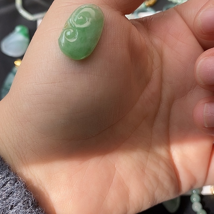 翡翠未镶嵌颈饰圈粉漏漏