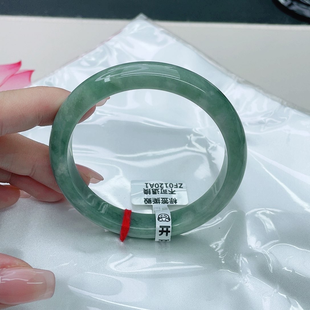 翡翠手镯未镶嵌正57.6